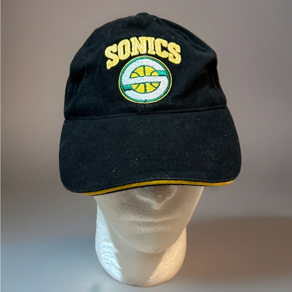Vintage Seattle Supersonics NBA Hat Fitted Cap Game Giveaway Dodge Ad On back
